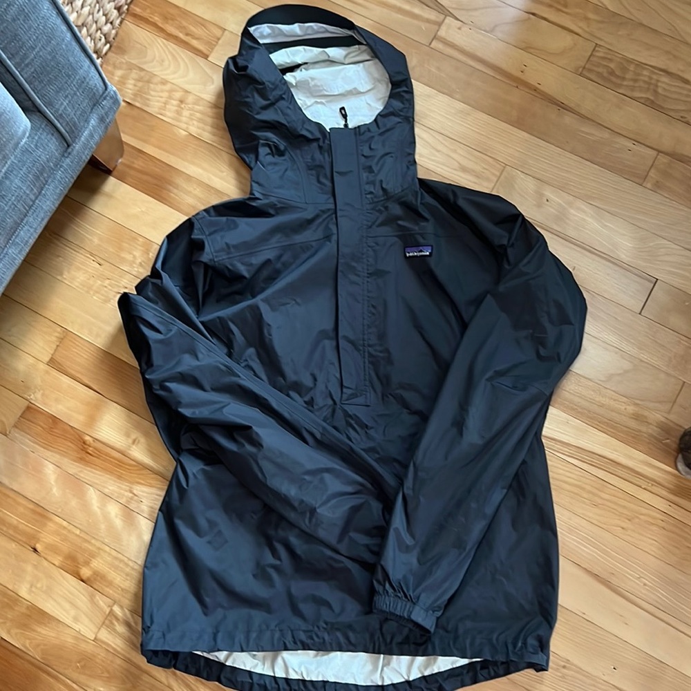 Patagonia Raincoat pullover jacket